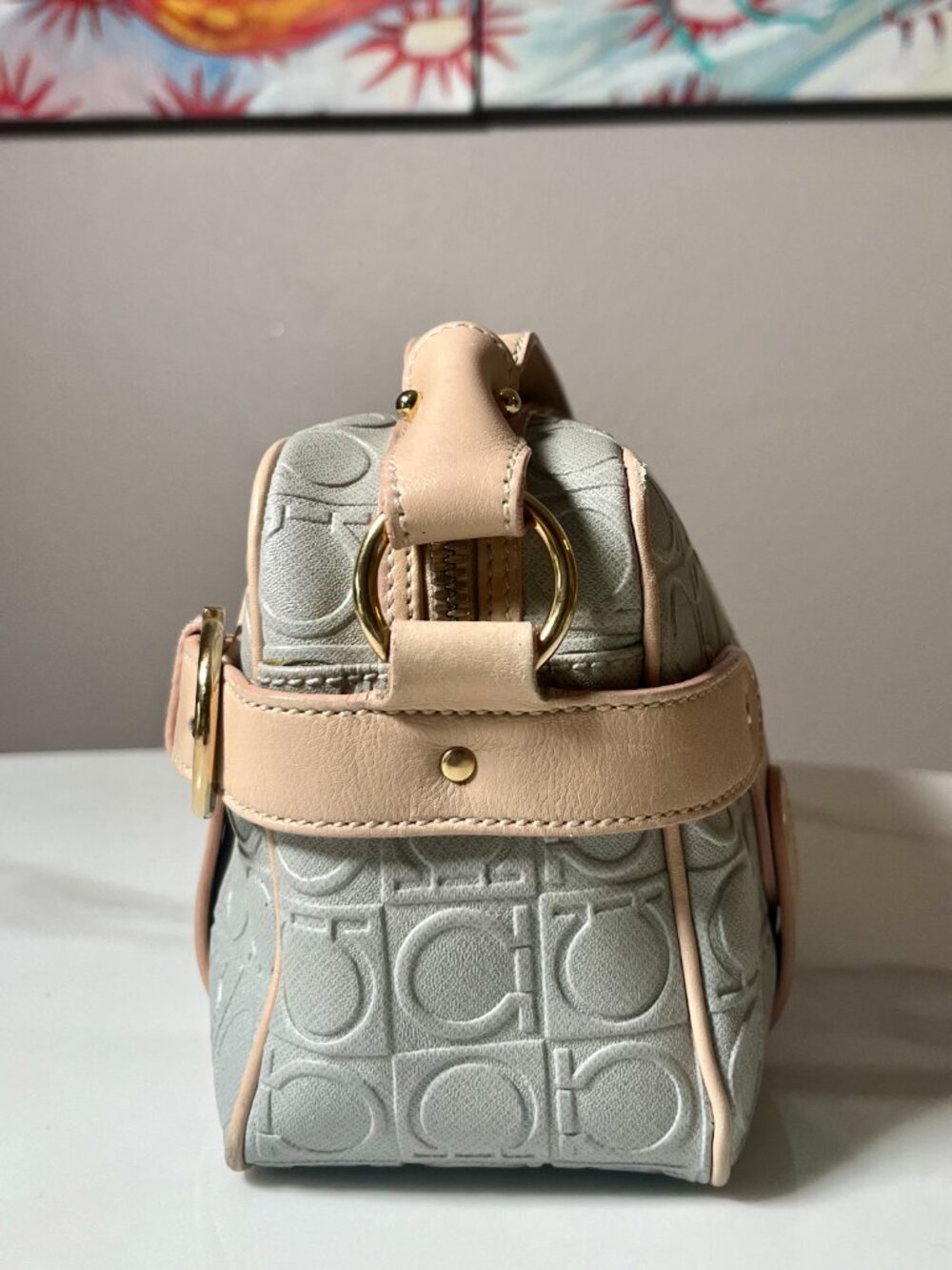 Salvatore Ferragamo RARE Gancini East West Gray Beige Shoulder Bag - Picture 5 of 16